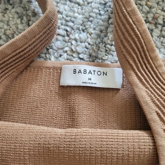 Babaton Aritzia Tan Ribbed Cropped Sculpt Tank Size Medium - Picture 6 of 7
